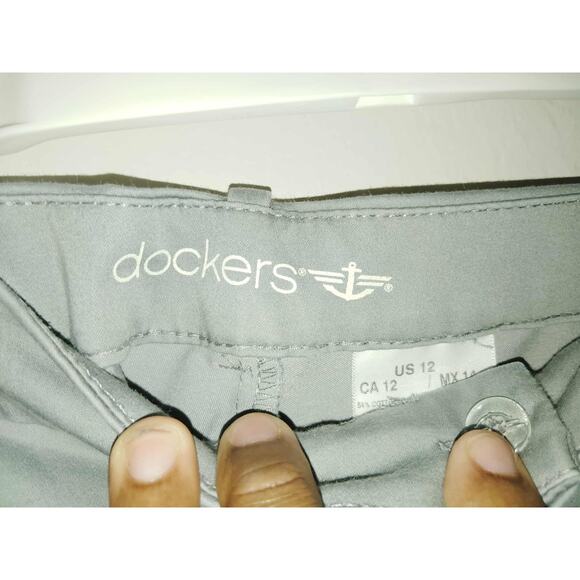 Dockers Women's Olive Green Khaki Capri Pants Size 12 - Picture 2 of 3